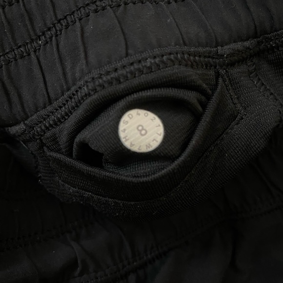 black lululemon shorts - Picture 4 of 5